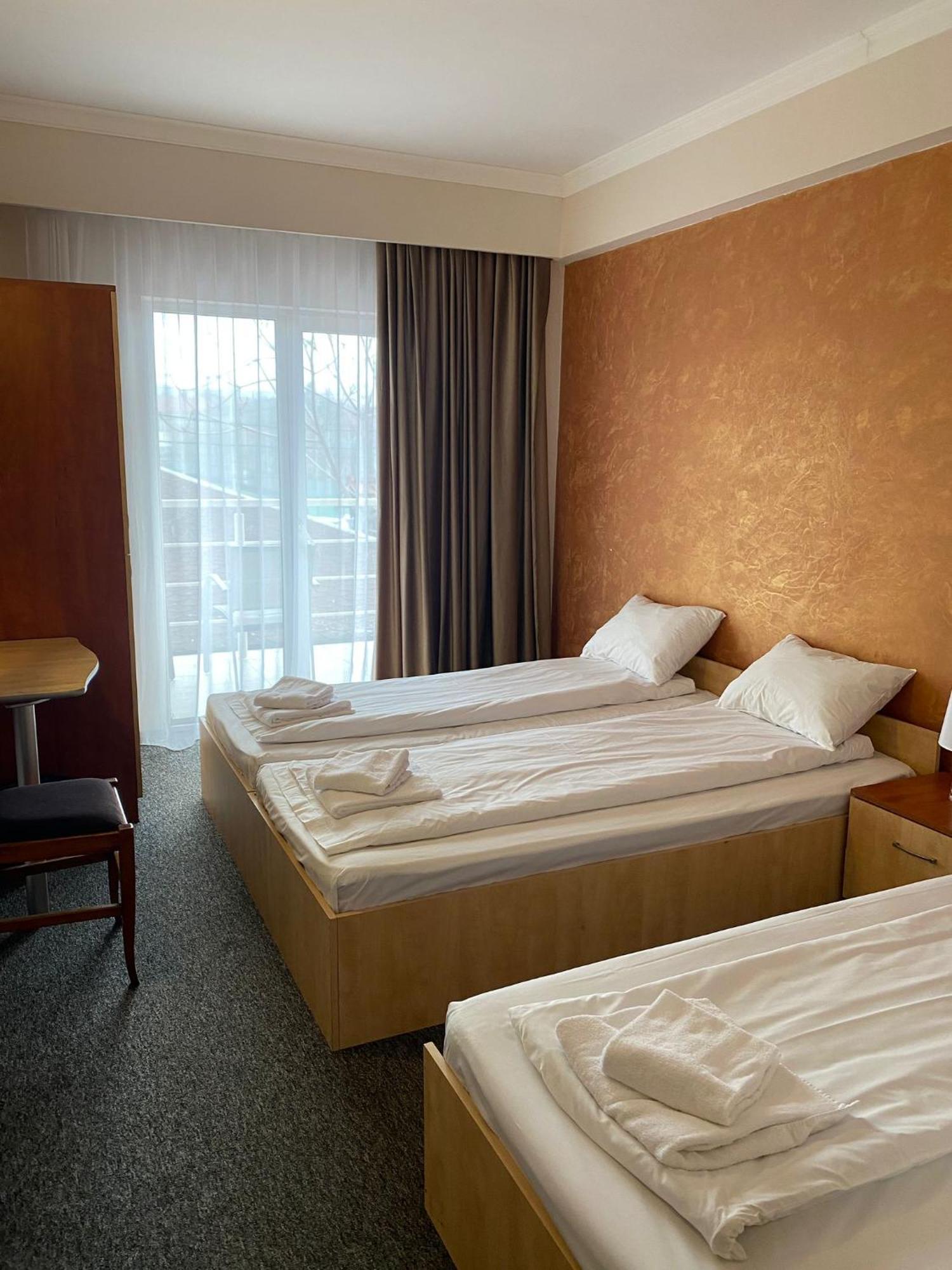 Hotel Stadion オラデア エクステリア 写真